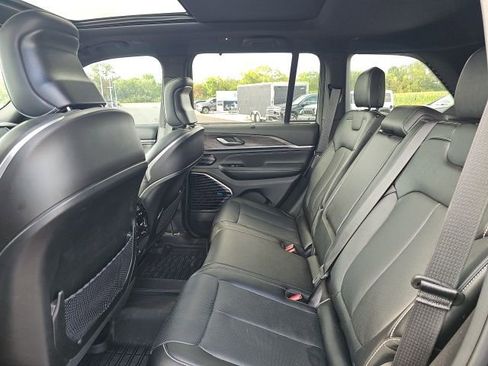 Used 2023 Jeep Grand Cherokee Overland w/ Luxury Tech Group IV image 27