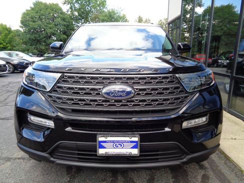 Used 2023 Ford Explorer XLT w/ Equipment Group 202A AWD/4WD image 2