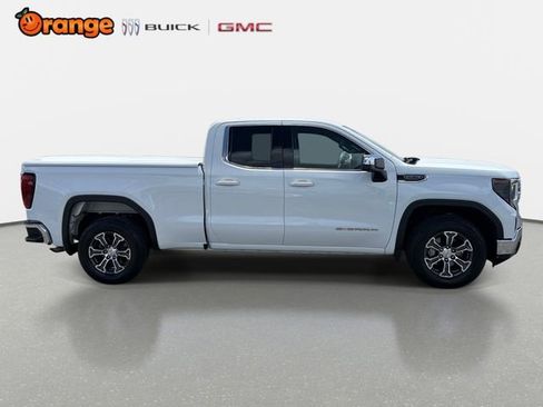 Used 2022 GMC Sierra 1500 SLE image 2
