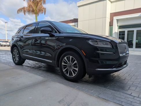 Used 2022 Lincoln Nautilus AWD w/ Premium Package image 3