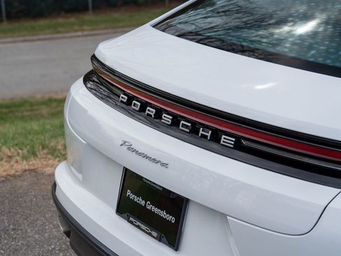 Certified 2025 Porsche Panamera 4 image 15