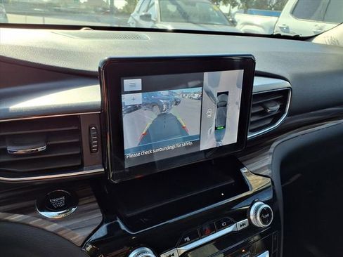 Used 2023 Ford Explorer Limited image 19