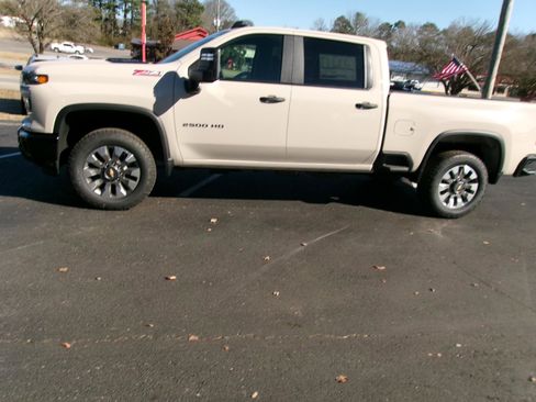 New 2026 Chevrolet Silverado 2500 Custom w/ Custom Value Package AWD/4WD image 7