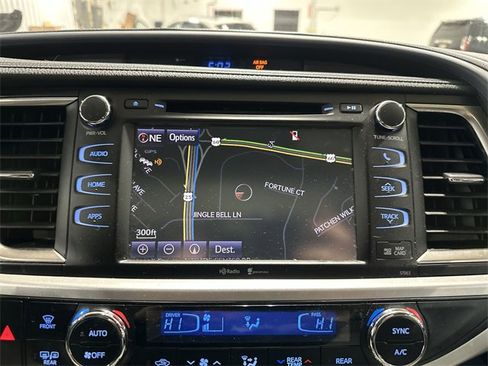 Used 2015 Toyota Highlander XLE image 24