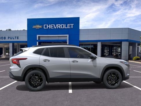 New 2026 Chevrolet Trax LT w/ Driver Confidence Package FWD image 5