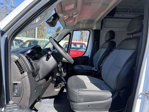 Used 2025 RAM ProMaster 2500 w/ Convenience Group image 16