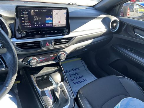 Used 2023 Kia Forte GT-Line w/ GT-Line Premium Package image 13