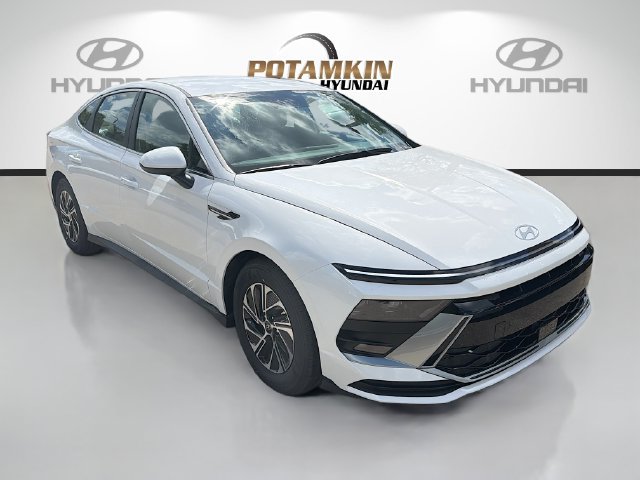 New 2026 Hyundai Sonata Blue FWD image 3