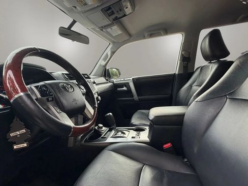 Used 2017 Toyota 4Runner SR5 AWD/4WD image 13