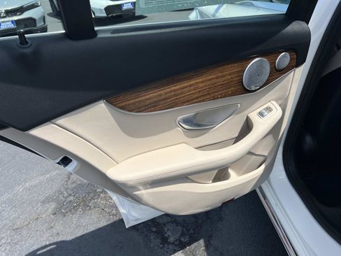 Used 2019 Mercedes-Benz C 300 Sedan image 23