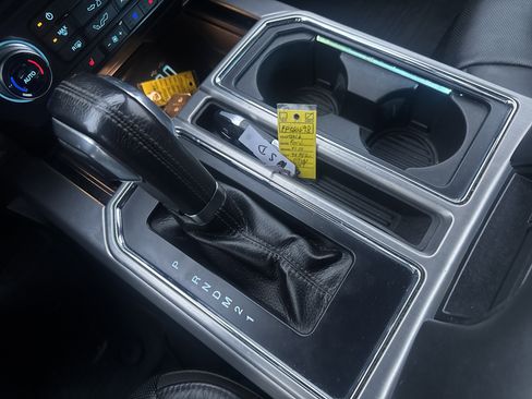 Used 2016 Ford F150 Platinum w/ Trailer Tow Package image 24