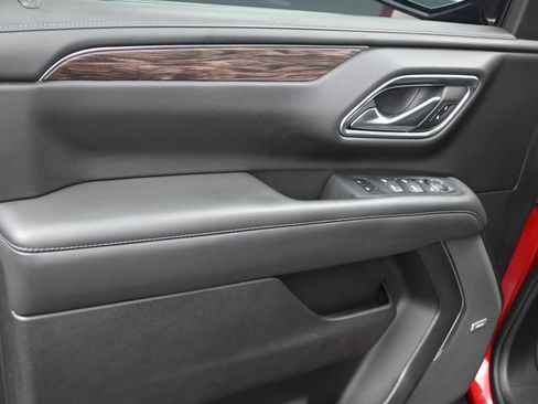 Used 2022 Chevrolet Suburban LT w/ LT Signature Package image 12