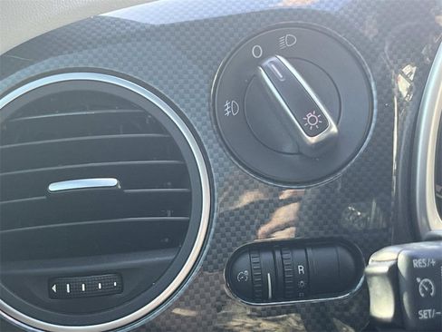 Used 2013 Volkswagen Beetle 2.0T image 28
