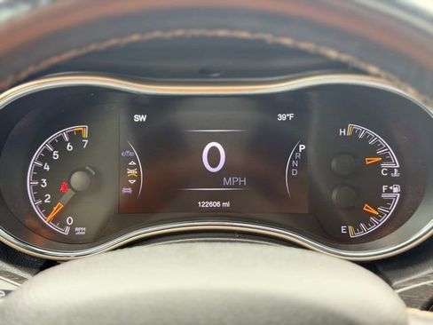 Used 2017 Jeep Grand Cherokee Limited image 10