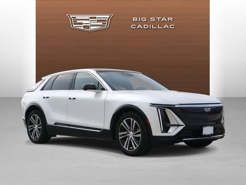 Certified 2024 Cadillac Lyriq Luxury image 7