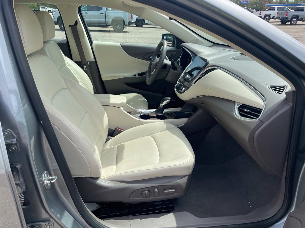 Used 2024 Chevrolet Malibu LT FWD image 35