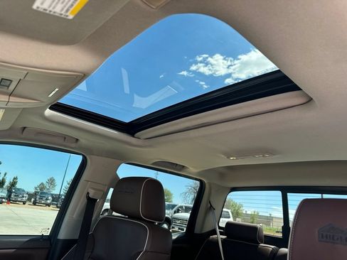 Used 2018 Chevrolet Silverado 1500 High Country AWD/4WD image 15