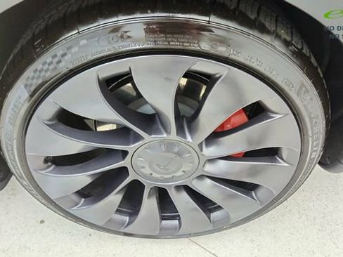 Used 2023 Tesla Model Y Performance image 58