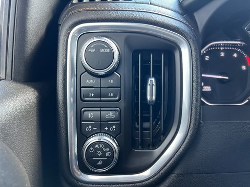 Certified 2022 GMC Sierra 3500 AT4 w/ AT4 Preferred Package AWD/4WD image 26