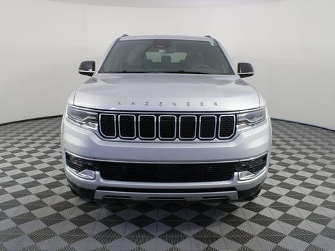 Used 2023 Jeep Wagoneer L Series II image 30