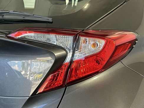 Used 2021 Toyota C-HR LE image 29