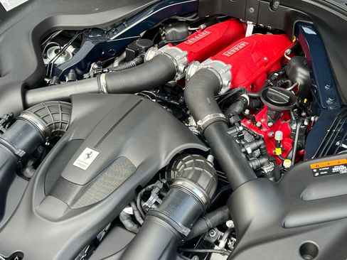 Used 2024 Ferrari Roma Spider image 7