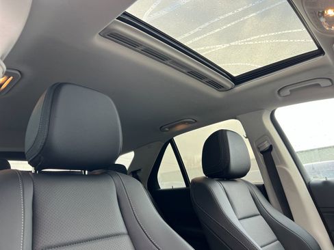 Certified 2025 Mercedes-Benz GLE 450e 4MATIC image 17