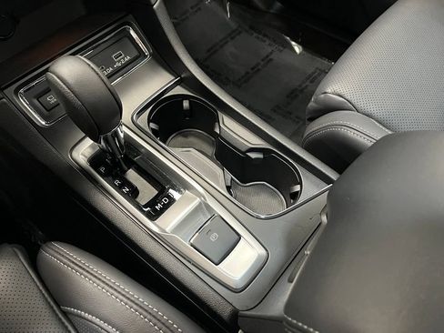 Used 2023 Subaru Ascent Limited w/ Technology Package AWD/4WD image 7