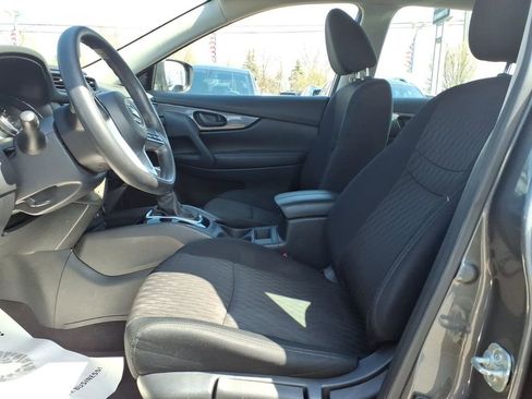 Used 2019 Nissan Rogue S image 12