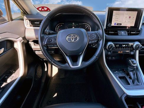 Used 2024 Toyota RAV4 XLE Premium image 5