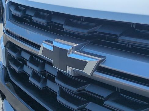 Used 2022 Chevrolet Colorado Z71 AWD/4WD image 10