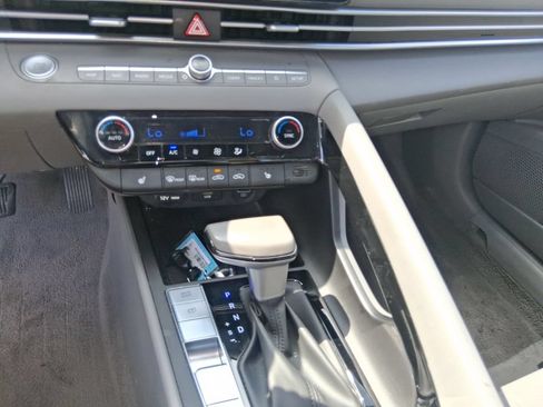 Used 2023 Hyundai Elantra SEL w/ Convenience Package FWD image 15