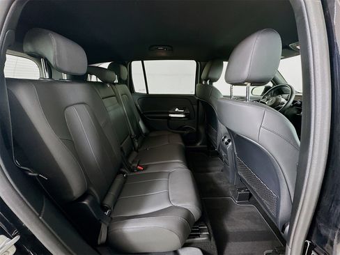 Certified 2025 Mercedes-Benz GLB 250 4MATIC image 28