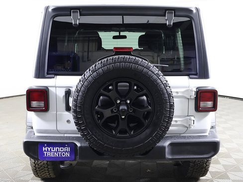 Used 2022 Jeep Wrangler Unlimited Sport image 9