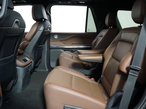 New 2026 Lincoln Navigator Reserve AWD/4WD image 22