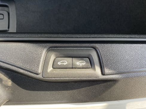 Used 2024 BMW X7 xDrive40i w/ Executive Package image 53