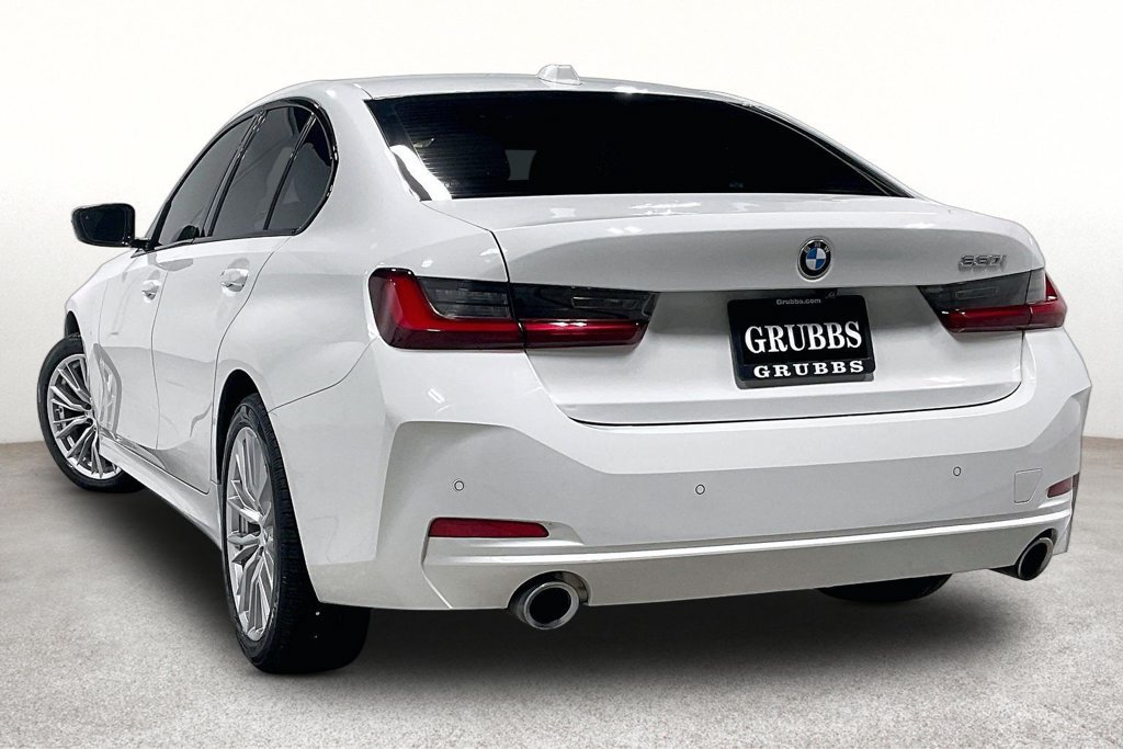 Used 2023 BMW 330i Sedan w/ Premium Package RWD image 15