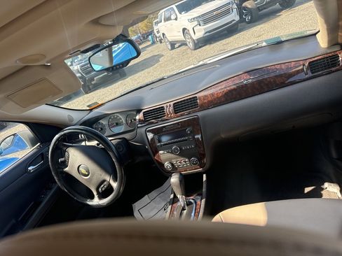 Used 2012 Chevrolet Impala LTZ image 11