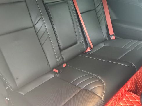 Used 2015 Dodge Challenger SRT Hellcat image 39