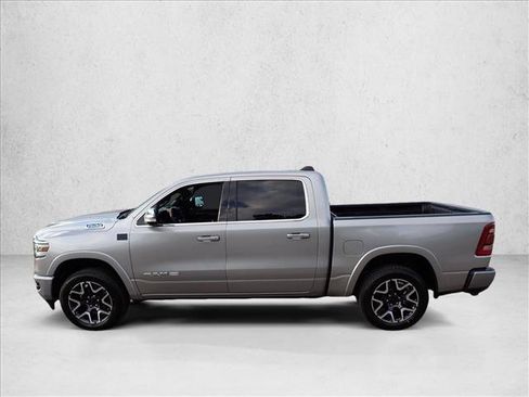 Used 2022 RAM 1500 Limited AWD/4WD image 2