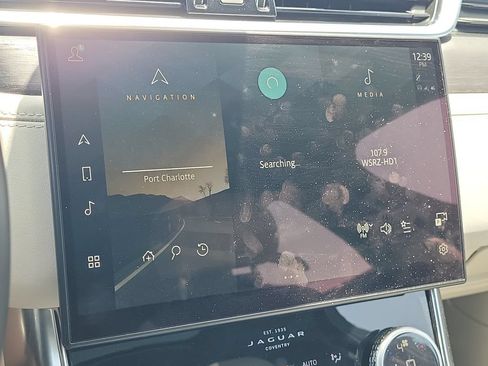 Used 2022 Jaguar XF SE RWD image 28