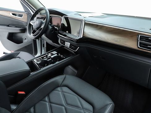 New 2026 Volkswagen Atlas SE image 33