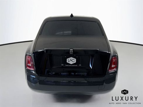 Used 2019 Rolls-Royce Phantom Sedan RWD image 7