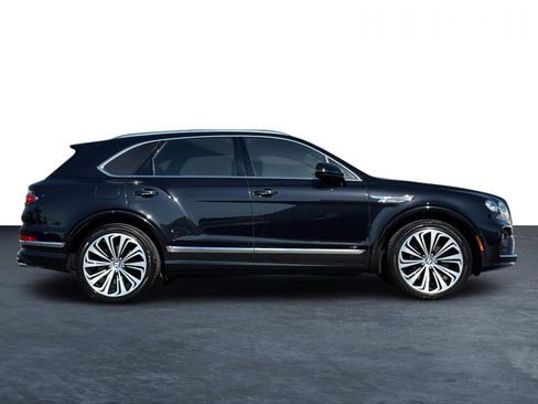 Certified 2022 Bentley Bentayga image 5
