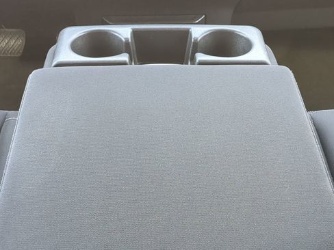 Used 2017 Nissan Titan SV image 19