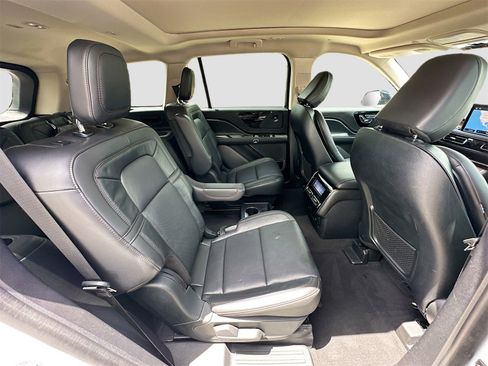 Used 2022 Lincoln Aviator Reserve w/ Equipment Group 201A image 30