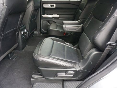 Used 2024 Ford Explorer Limited image 30