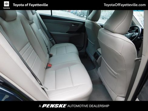 Used 2016 Toyota Camry XLE w/ Moonroof Package FWD image 5