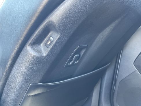 Used 2025 Kia Sportage EX FWD image 16