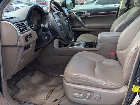 Used 2018 Lexus GX 460 Premium w/ Premium Package AWD/4WD image 12